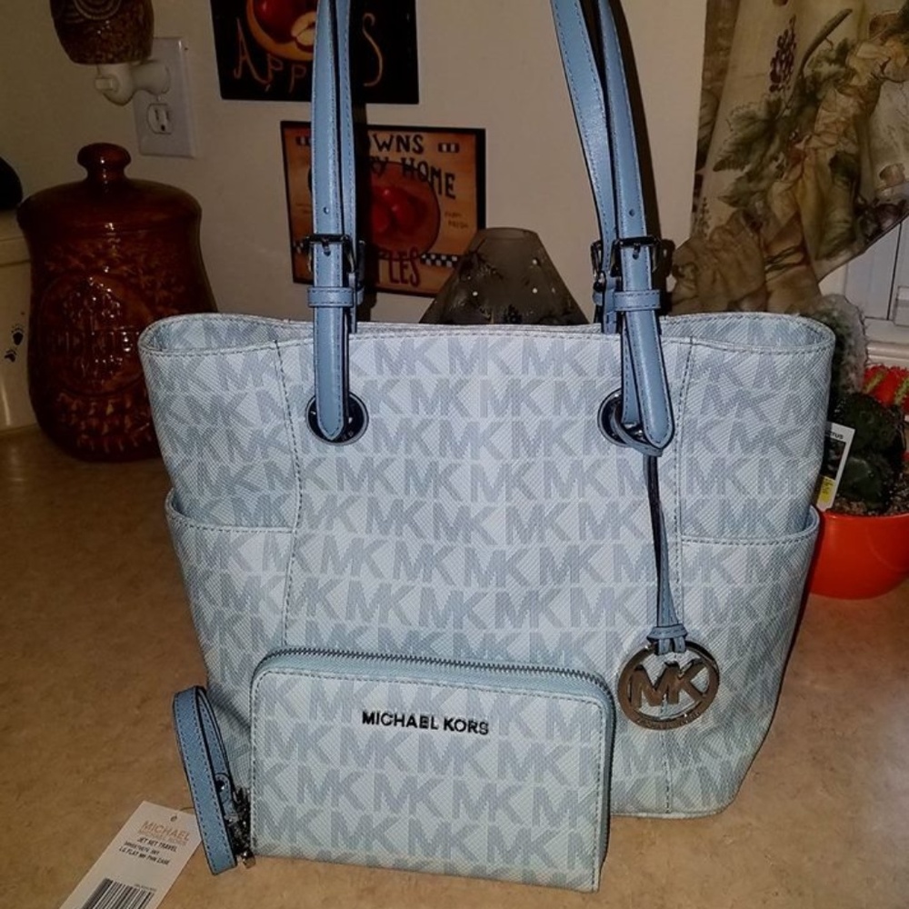 Authentic Used Rare Michael Kors Tote Sky Blue Set